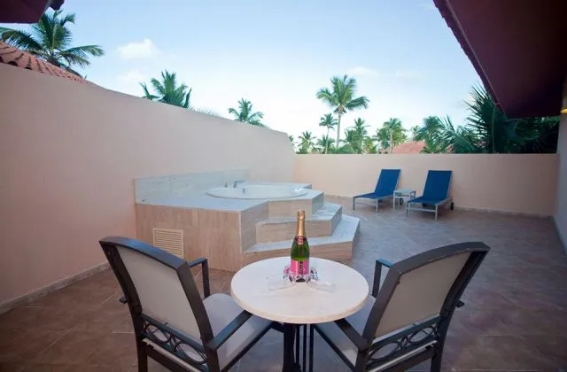 Majestic Elegance Punta Cana Suite junior terraza jacuzzi